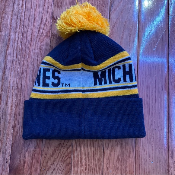 Michigan wolverines hat - Picture 3 of 3